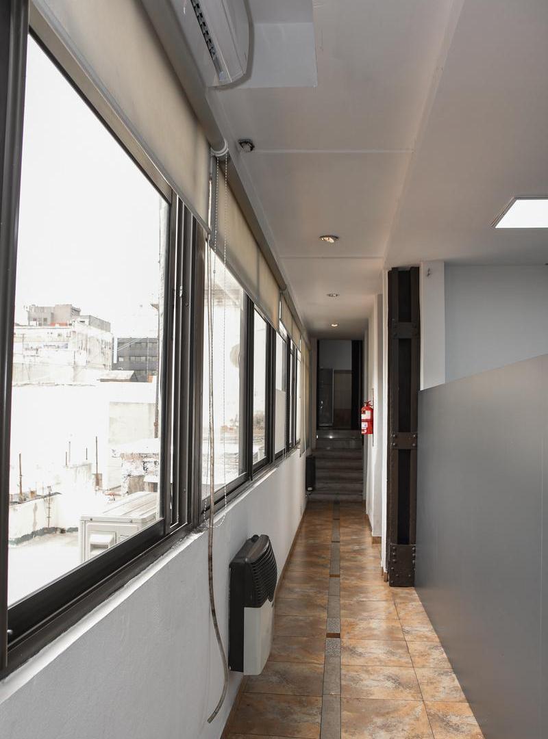 Foto de VENTA OFICINA 8 AMBIENTES MONSERRAT APTO CREDITO Y VIVIENDA, imagen 4