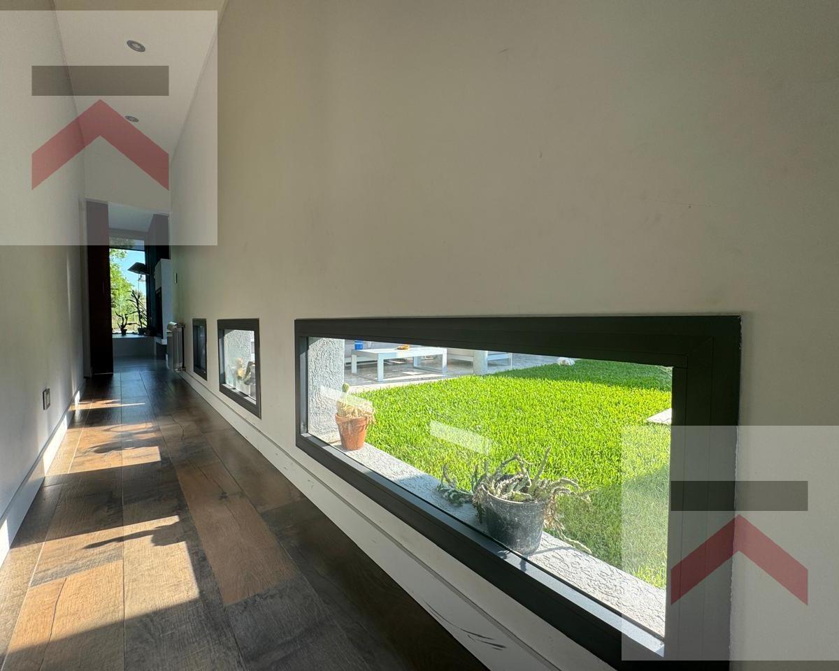 Foto de Hermosa Casa en LOTE PREMIUM de 1750m2 AL AGUA en Chacras de la Reserva, imagen 2