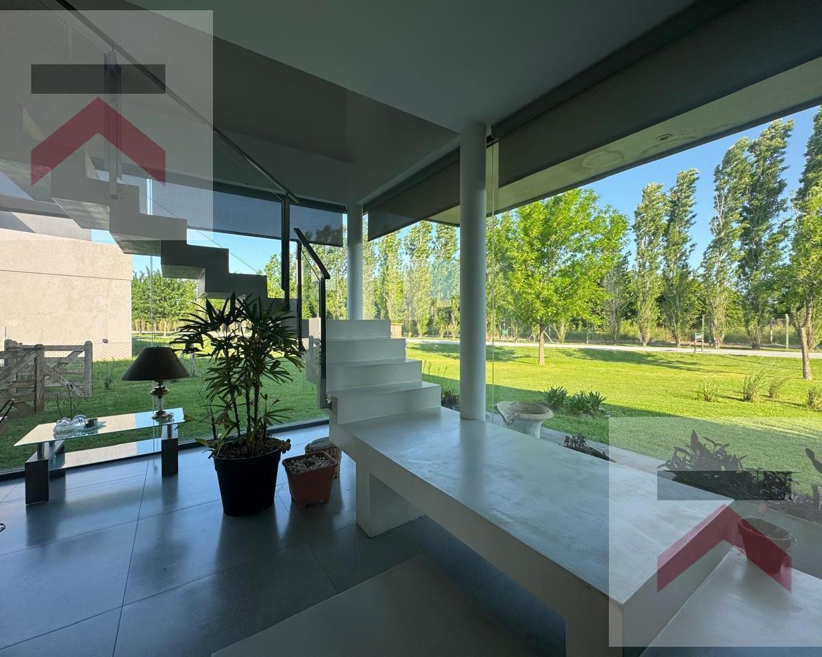 Foto de Hermosa Casa en LOTE PREMIUM de 1750m2 AL AGUA en Chacras de la Reserva, imagen 4