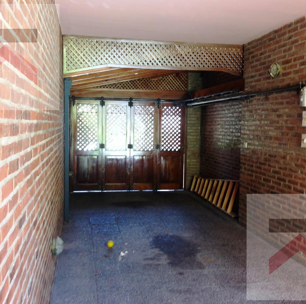 Venta Casa en Punta Chica 4Dorm., con Parque y Pileta! 4