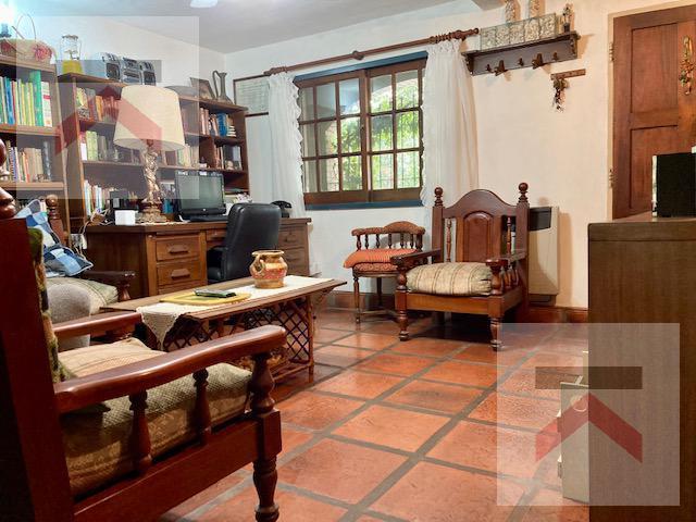 Lindísima casa de 4 ambientes, cochera y gran terraza! 4