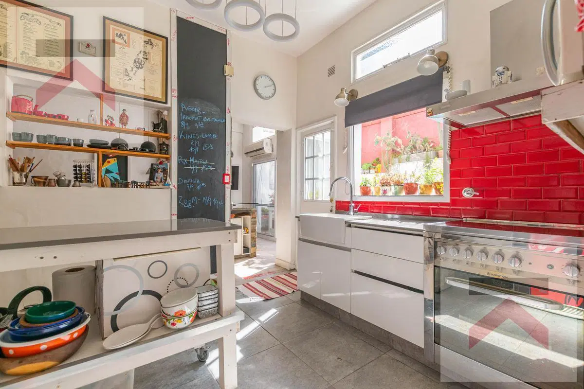 Casa de 3 dormitorios con Pileta y Parrilla. Excelente ubicación: entre Libertador y el río! 5