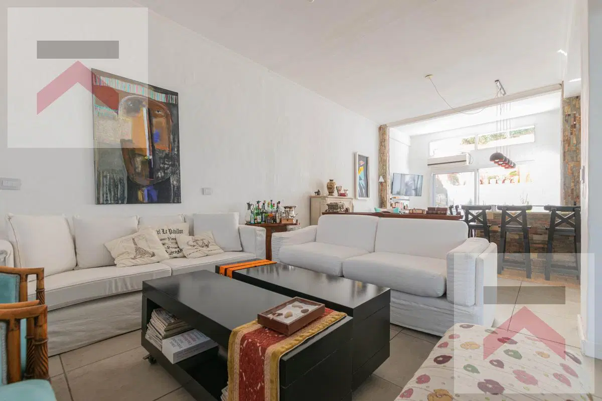 Casa de 3 dormitorios con Pileta y Parrilla. Excelente ubicación: entre Libertador y el río! 4