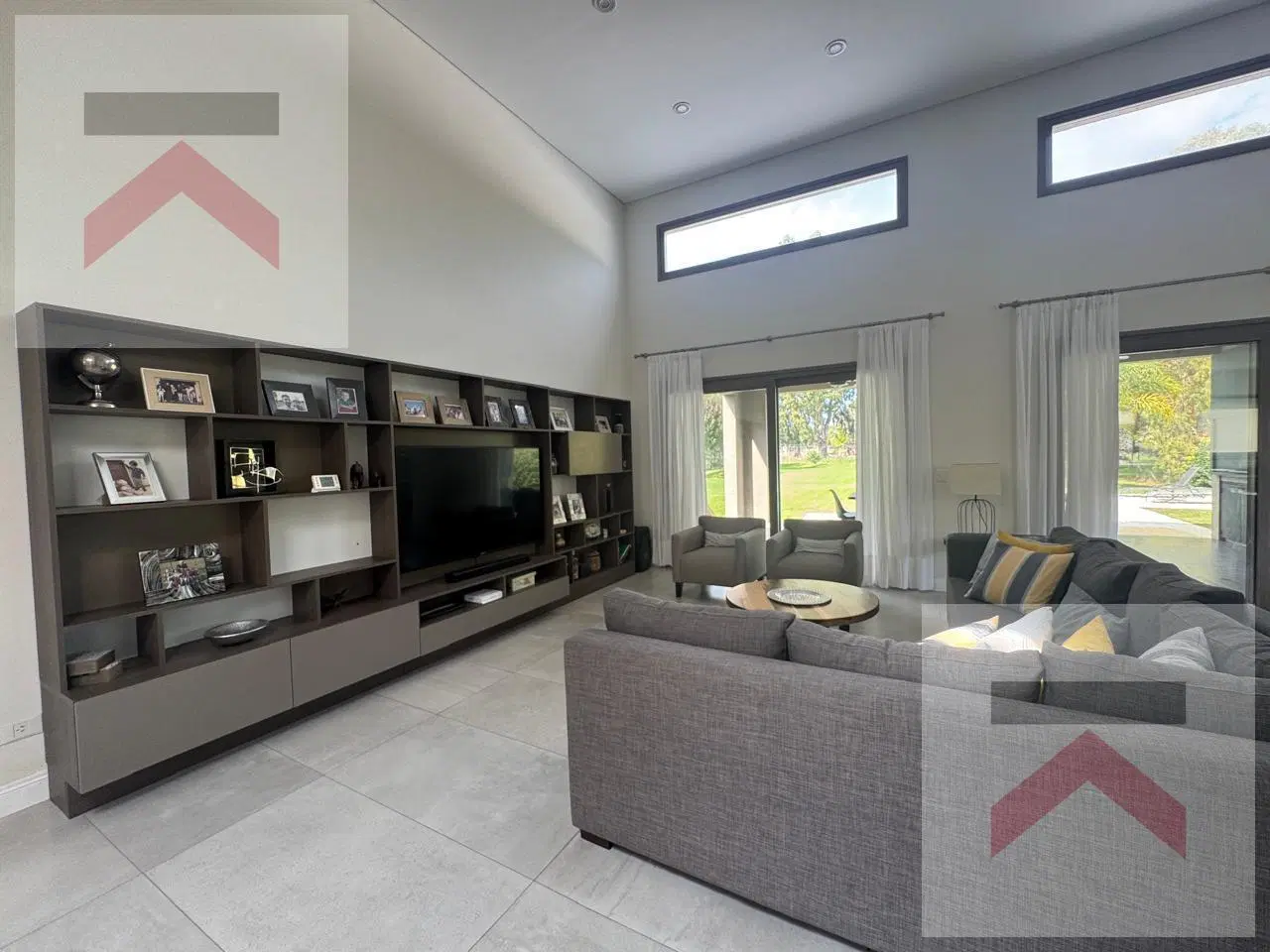 Casa 4 dorm GRAN LOTE de 2170m2 piscina en Chacras de la Reserva Cardales 2