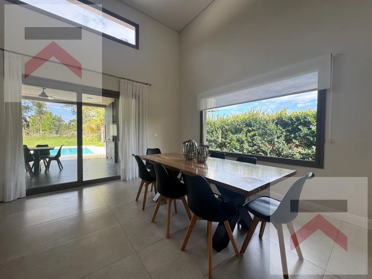 Casa 4 dorm GRAN LOTE de 2170m2 piscina en Chacras de la Reserva Cardales 3