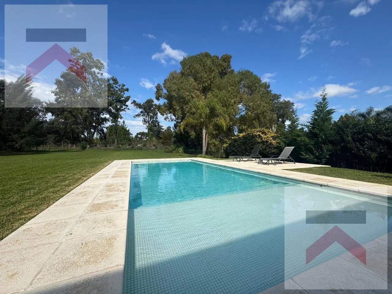 Casa 4 dorm GRAN LOTE de 2170m2 piscina en Chacras de la Reserva Cardales 2