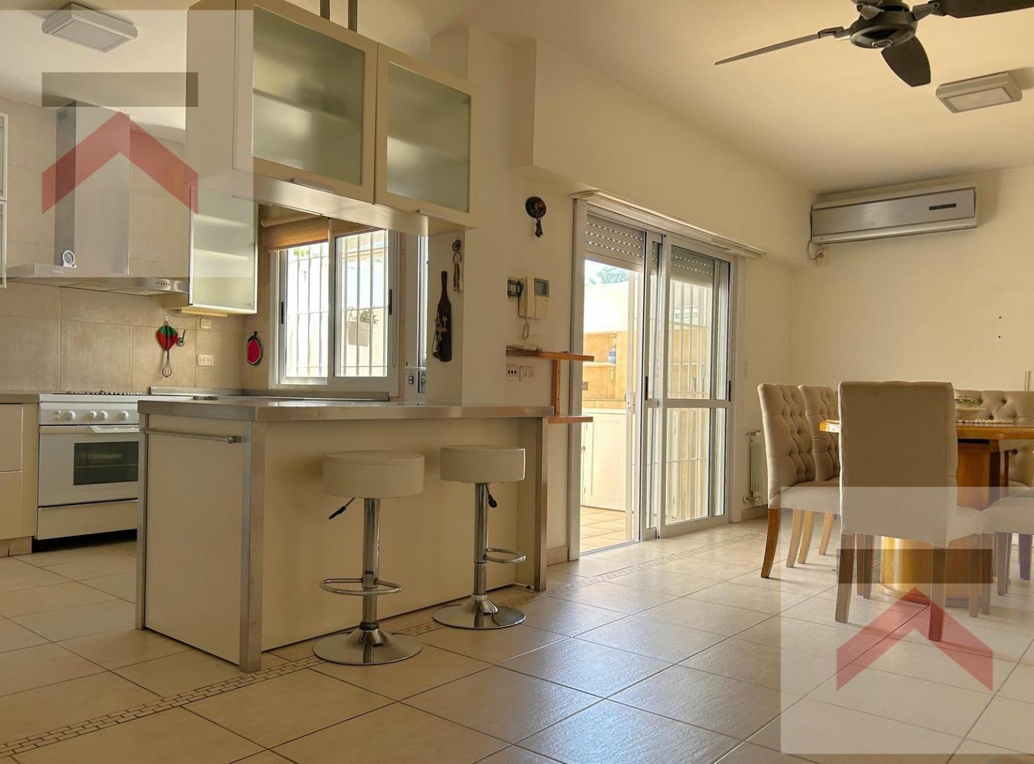 Foto de Impecable Chalet con 5 dormitorios y pileta en Victoria - Apta Credito!, imagen 2