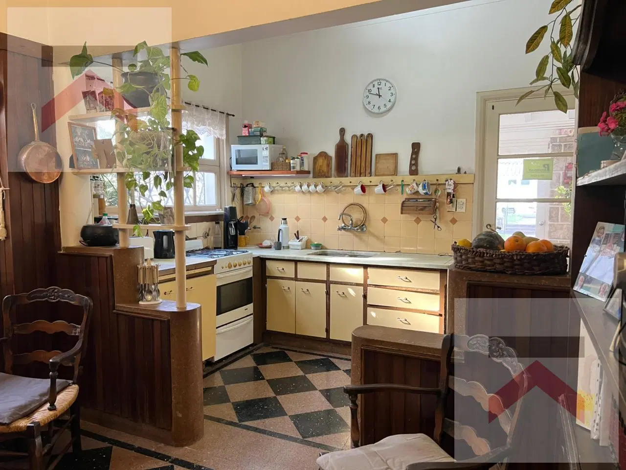Casa en Venta de 7amb, 4 Dorm. con Parque, Pileta y parrilla sobre lote de 536mt2. 5