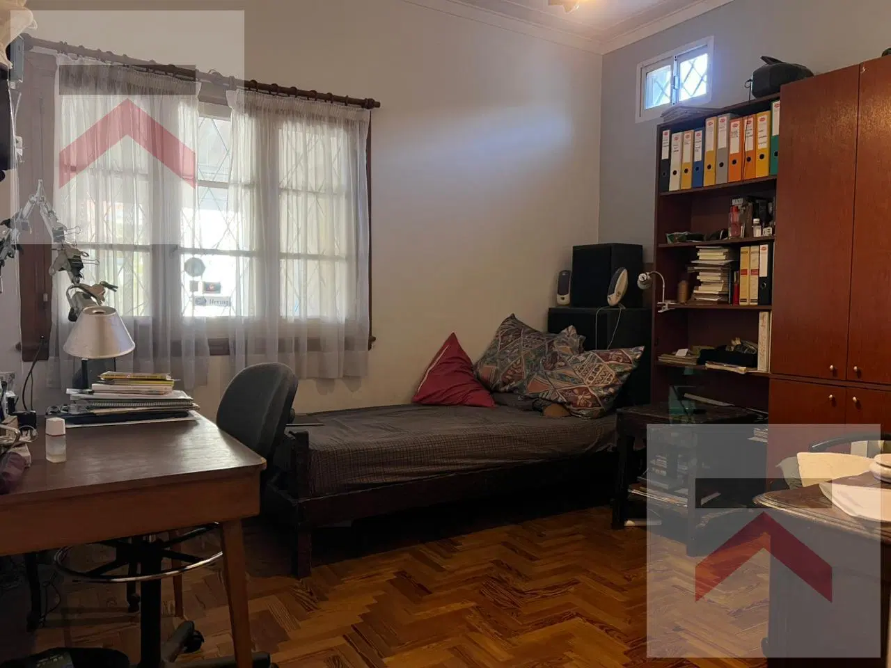 Casa en Venta de 7amb, 4 Dorm. con Parque, Pileta y parrilla sobre lote de 536mt2. 5