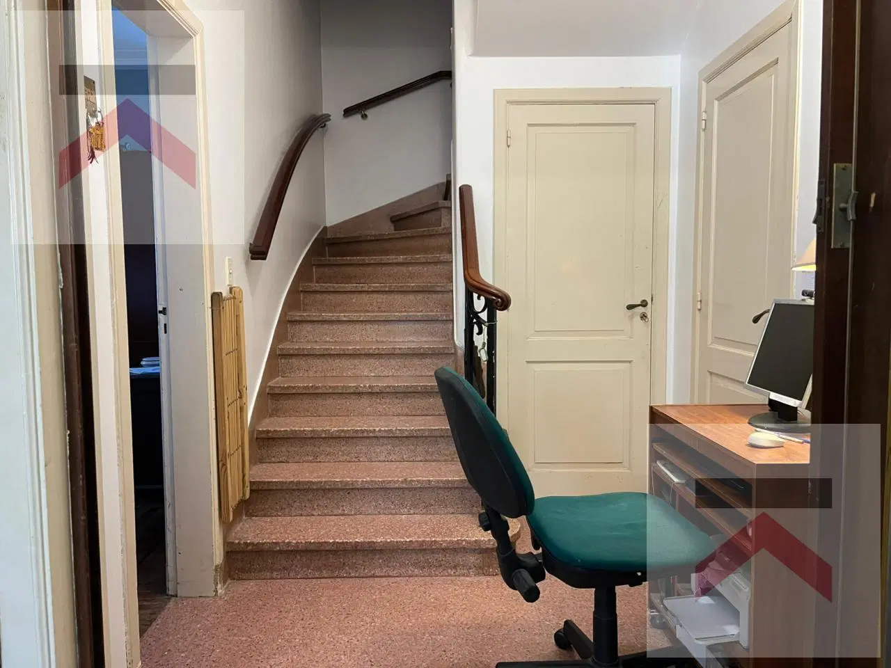 Casa en Venta de 7amb, 4 Dorm. con Parque, Pileta y parrilla sobre lote de 536mt2. 8