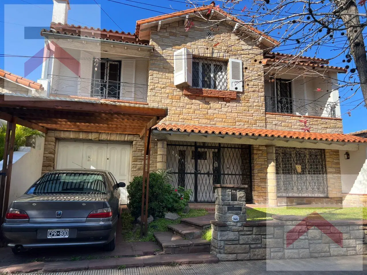 Casa en Venta de 7amb, 4 Dorm. con Parque, Pileta y parrilla sobre lote de 536mt2. 2