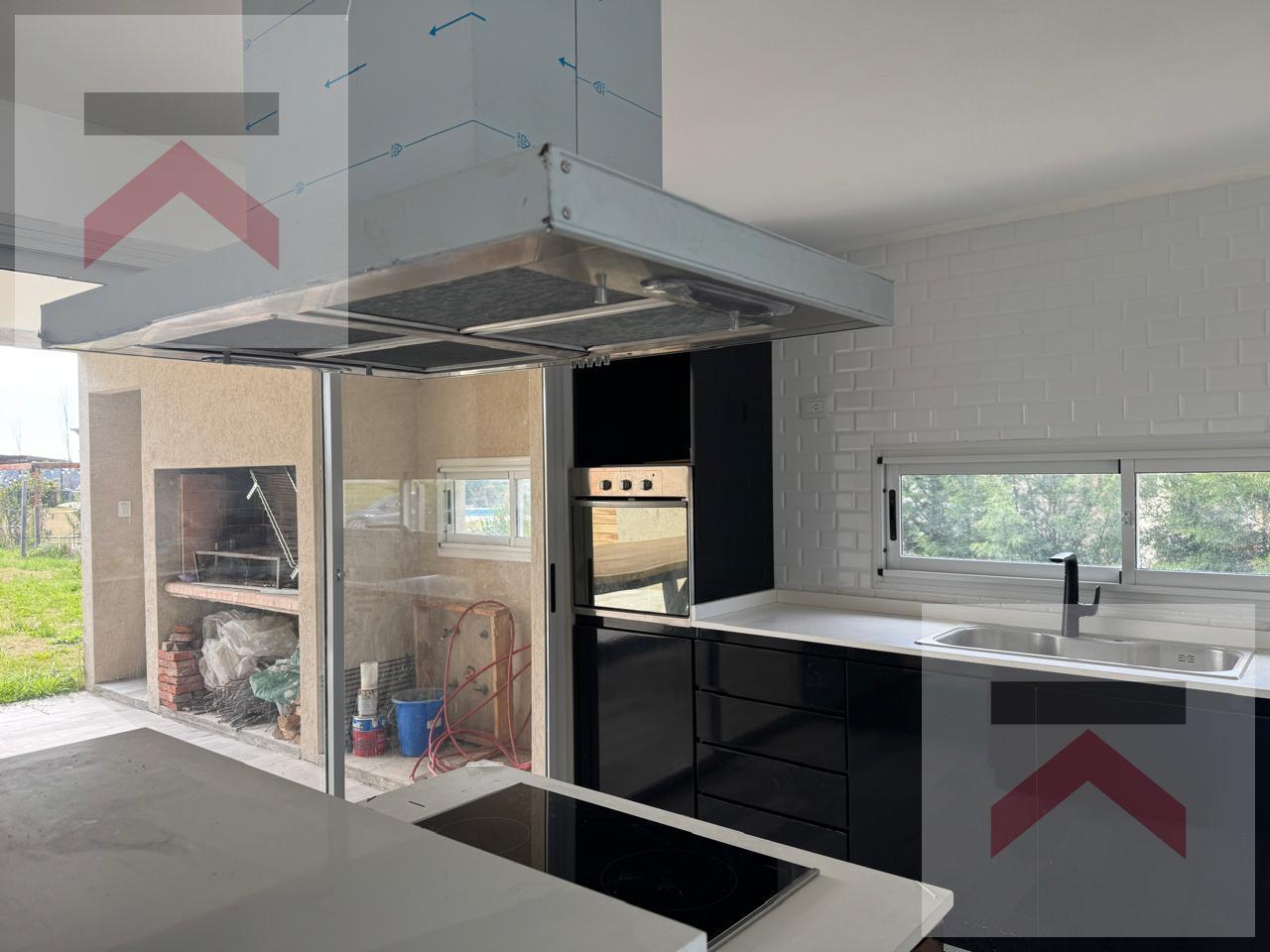 Foto de ALQUILER ANUAL Casa 6 dormitorios piscina con vistas al lago en Chacras, imagen 5