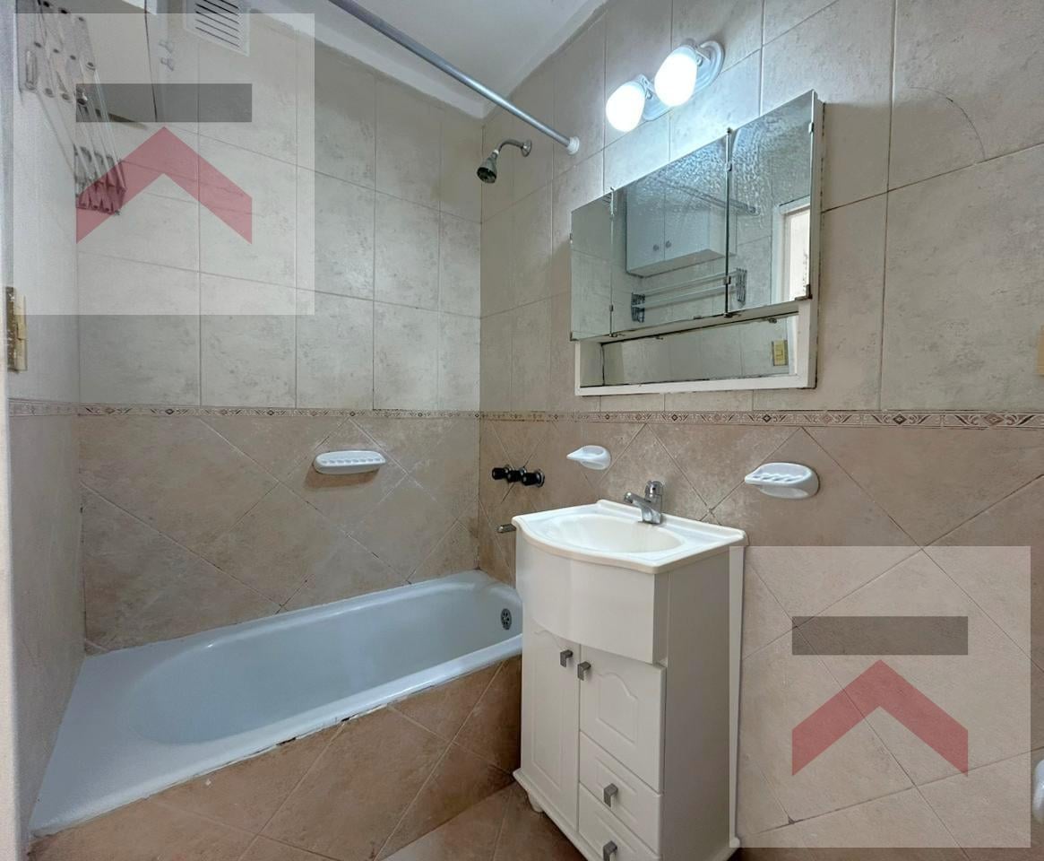 Foto de Super luminoso departamento de 2 ambientes en Olivos!, imagen 2