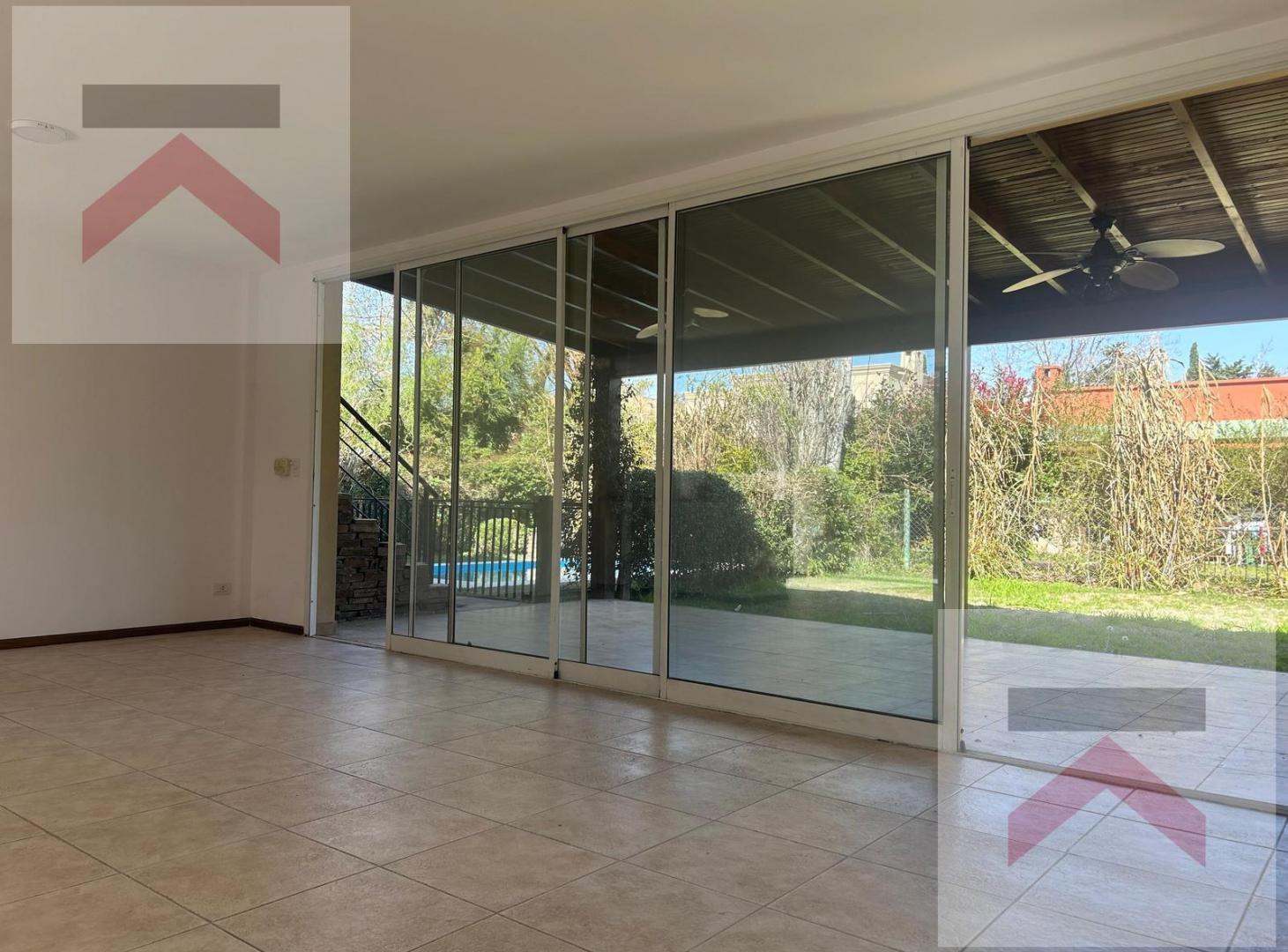 Foto de Hermosa Casa con 3 dormitorios y dependencia en Santa Maria De Los, imagen 4
