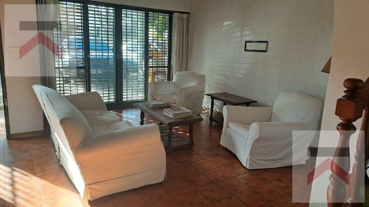 Foto de Casa en esquina con 3 dormitorios, gran playroom y cochera para 3 autos, imagen 1