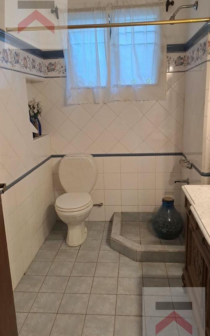 Foto de Casa en esquina con 3 dormitorios, gran playroom y cochera para 3 autos, imagen 3