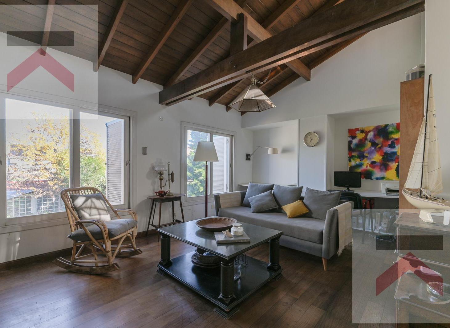 Foto de Lindísima casa de 7 ambientes con jardin con pileta y quincho!, imagen 3