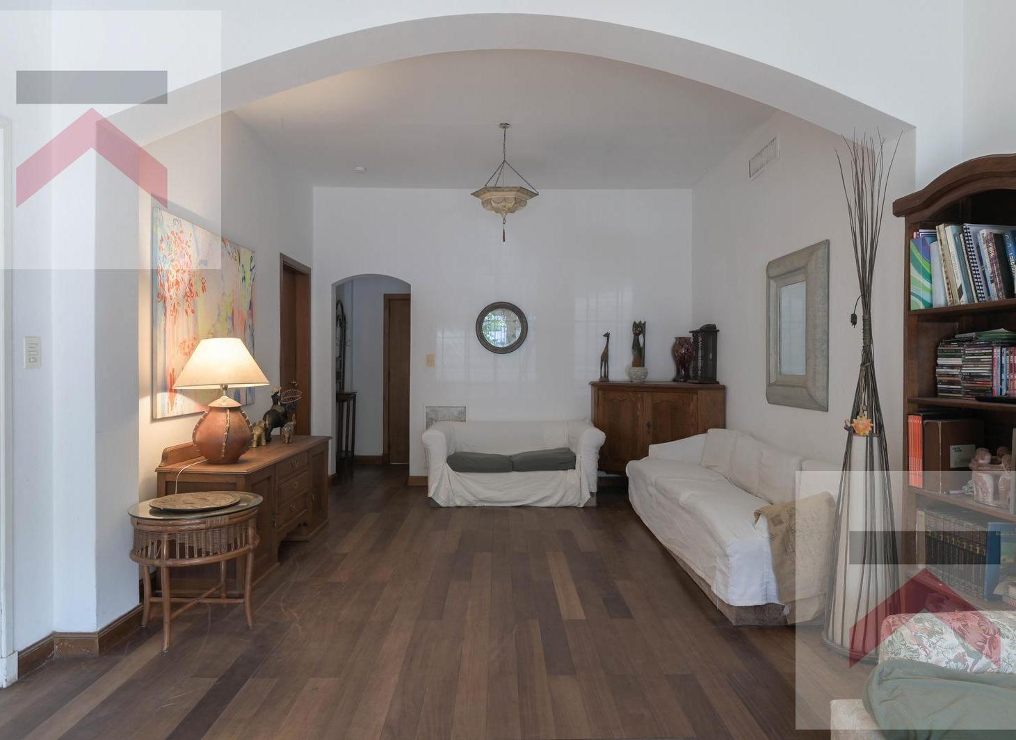 Foto de Lindísima casa de 7 ambientes con jardin con pileta y quincho!, imagen 4