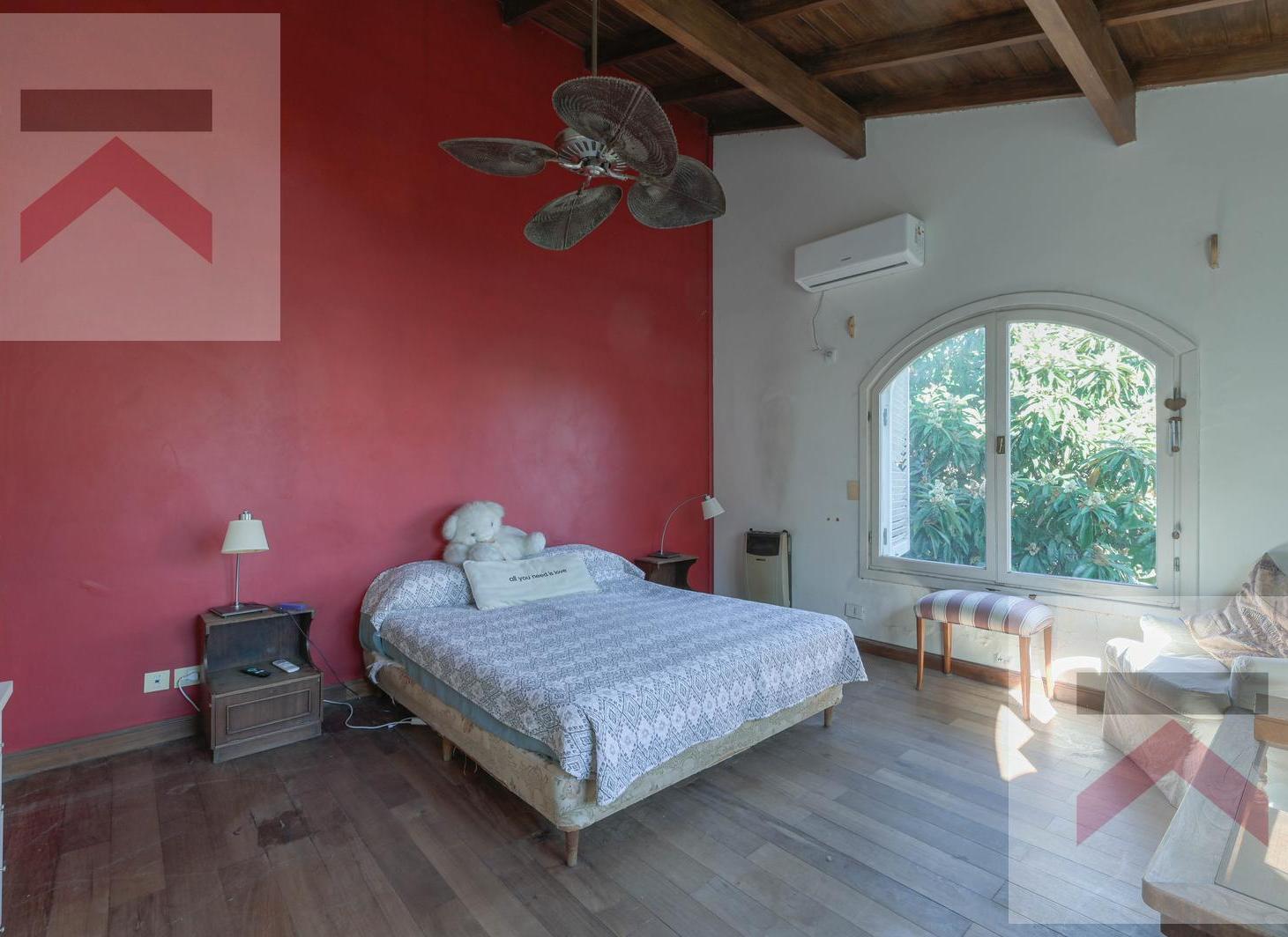 Foto de Lindísima casa de 7 ambientes con jardin con pileta y quincho!, imagen 1