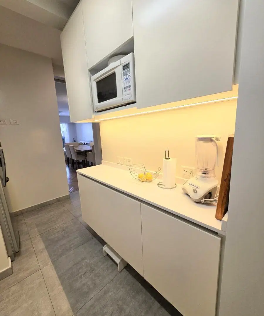 En venta impecable departamento de 4 ambientes  - Con lavadero independiente - Reciclado - Luminoso 2