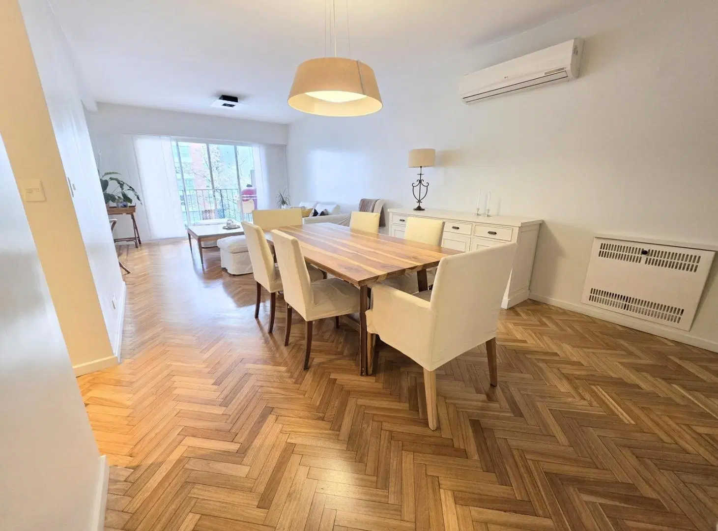 En venta impecable departamento de 4 ambientes  - Con lavadero independiente - Reciclado - Luminoso 3