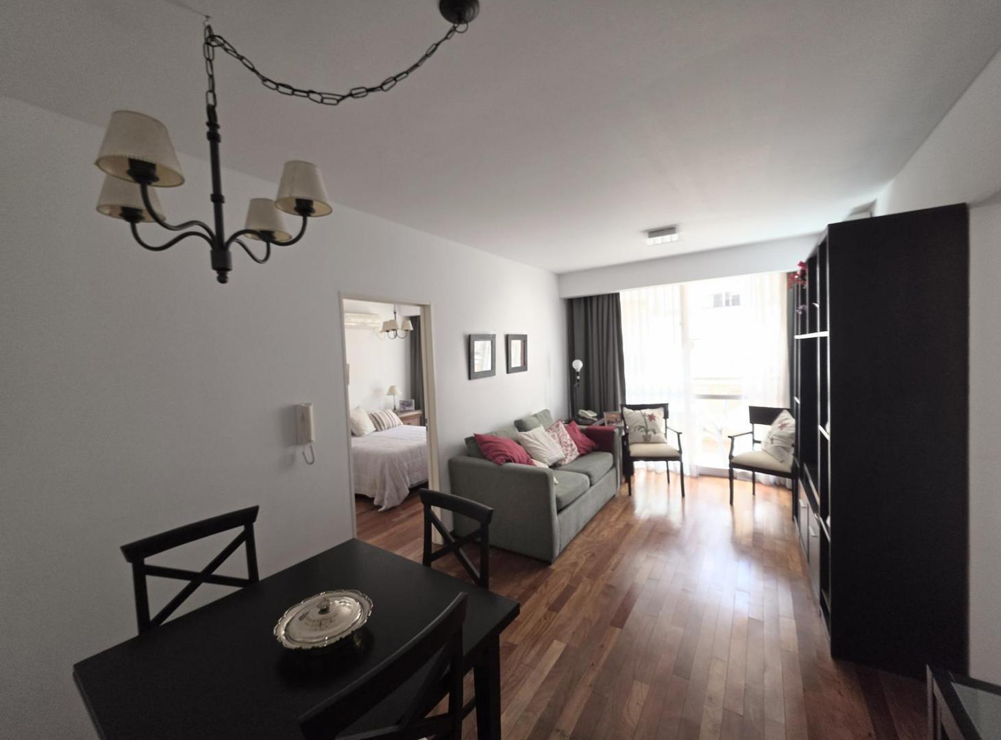 Foto de Departamento de dos ambientes con cochera - Balcón con parrilla - Muy, imagen 1