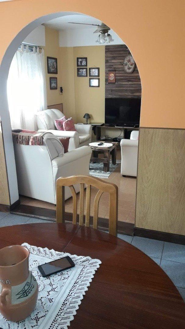 Foto de CASA IDEAL PARA VIVIENDA ESTABLE. CON SERVICIOS, A CINCO CUADRAS DEL MAR!, imagen 3
