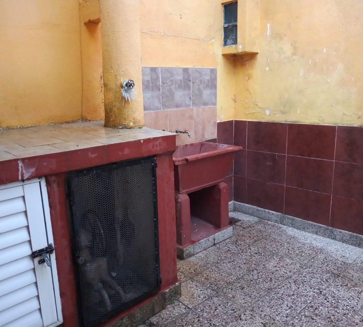 SANTA TERESITA VENTA PH INDEPENDIENTE calle 34 y 6.