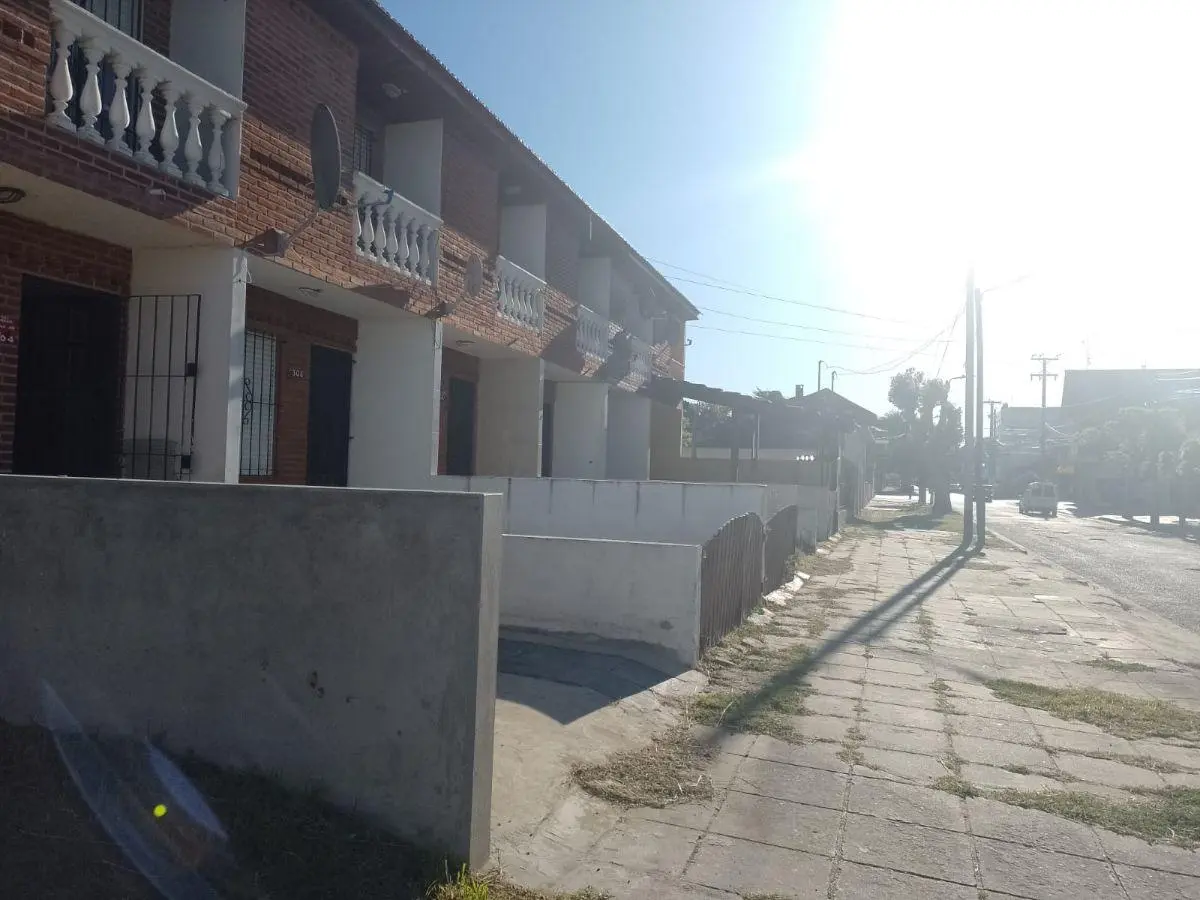 DUPLEX SOBRE ASFALTO AV.40 A 2 CUADRAS DE LA PLAYA EN LAS TONINAS 5