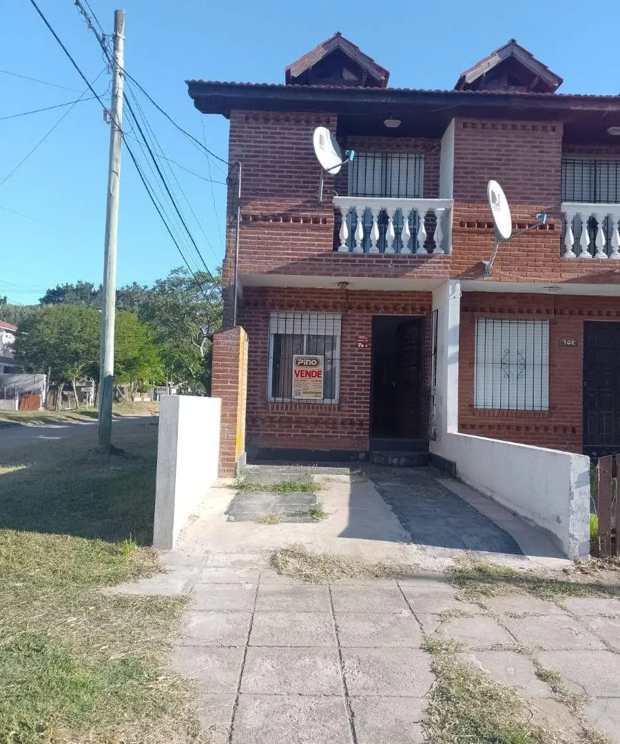 DUPLEX SOBRE ASFALTO AV.40 A 2 CUADRAS DE LA PLAYA EN LAS TONINAS 2