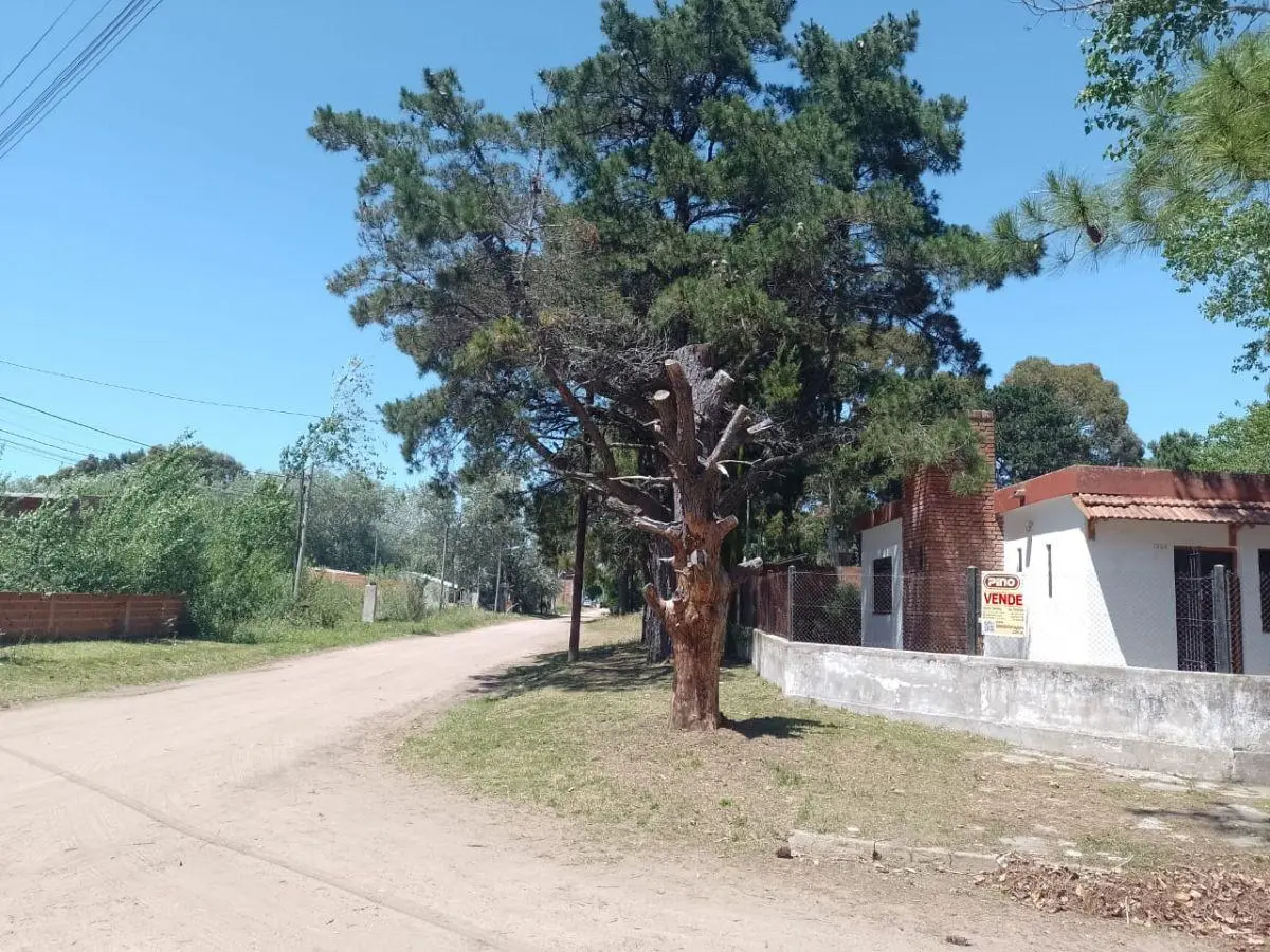 CASA SOLA EN LOTE EN ESQUINA RESIDENCIAL DE LAS TONINAS 2