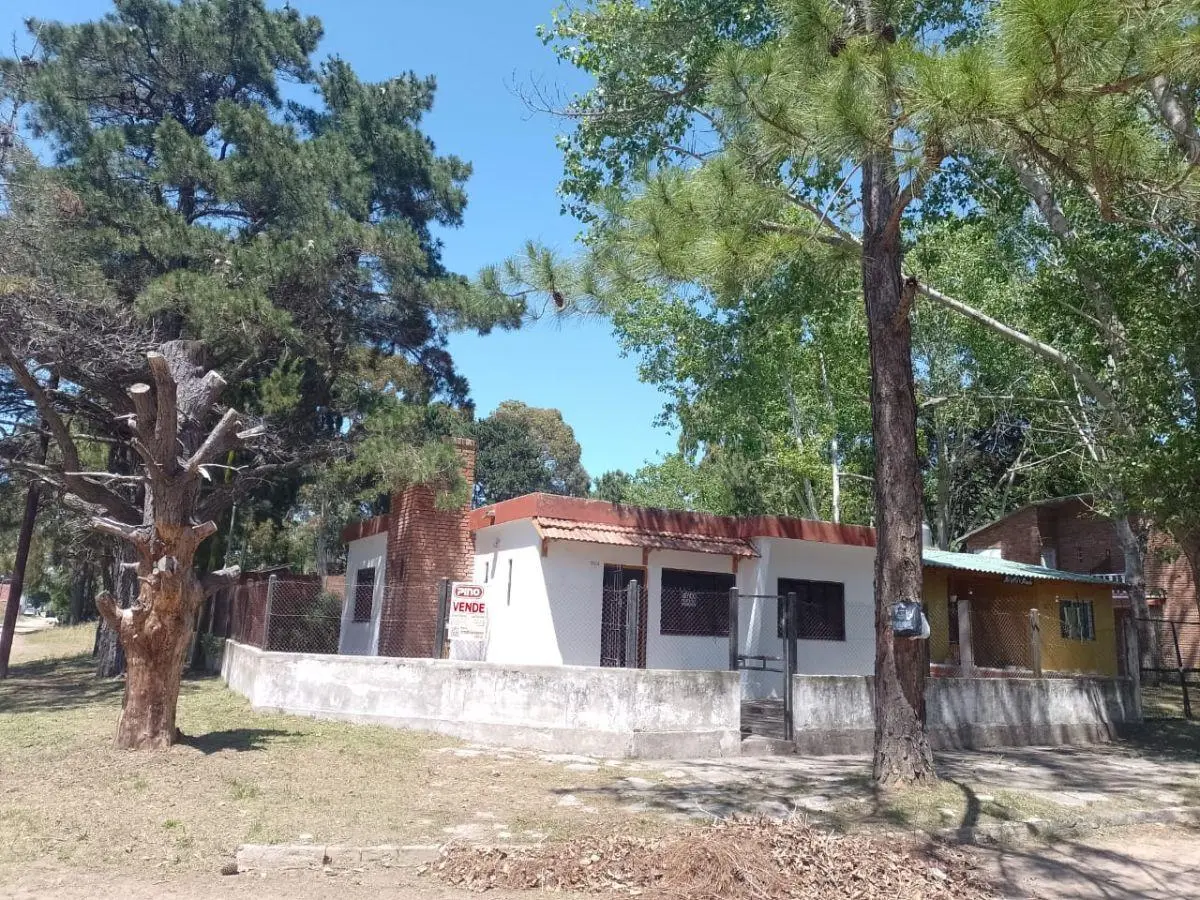 CASA SOLA EN LOTE EN ESQUINA RESIDENCIAL DE LAS TONINAS 3