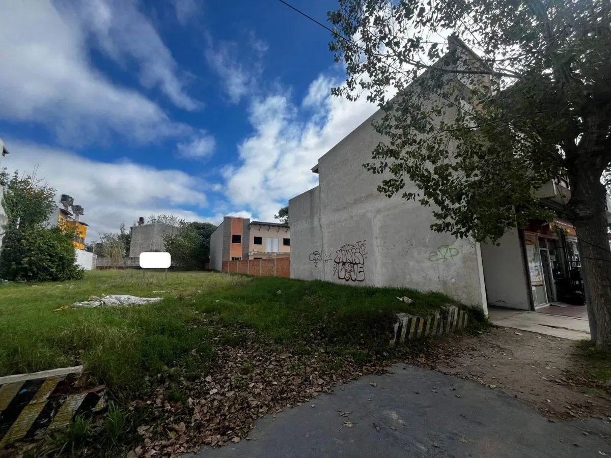 LOTE SOBRE AV 2 MAR DEL TUYU 5