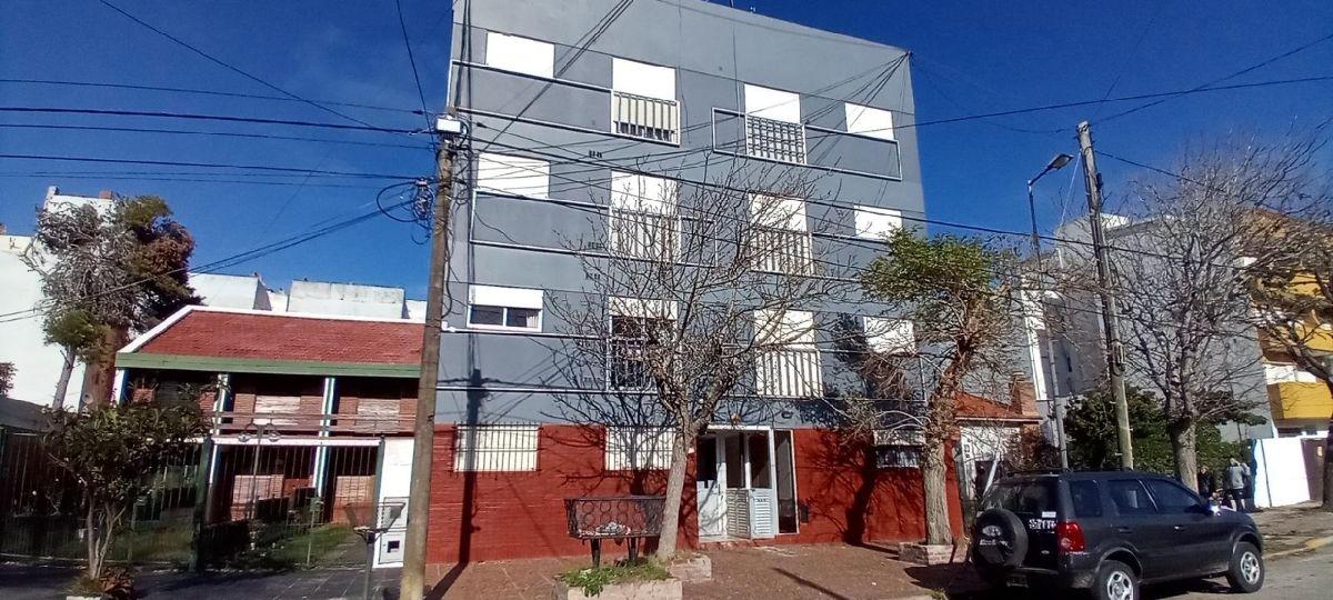 DEPARTAMENTO EN ZONA RESIDENCIAL - SANTA TERESITA