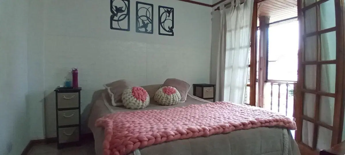 GRAN CHALET EN BARRIO PARQUE GOL. 3