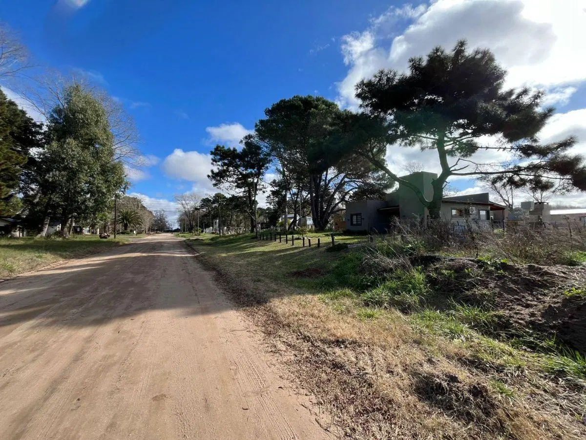 HERMOSO LOTE BALDÍO DE 550 m2 LISTO PARA CONSTRUIR 4