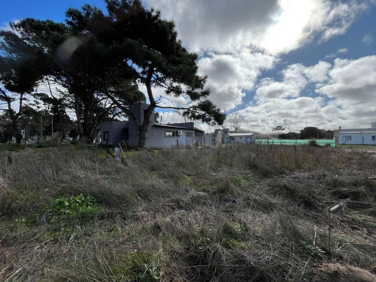 HERMOSO LOTE BALDÍO DE 550 m2 LISTO PARA CONSTRUIR 2