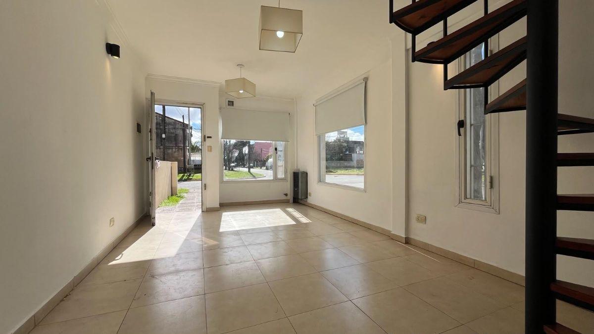 Foto de DUPLEX CON GAS NATURAL- SANTA TERESITA, imagen 1