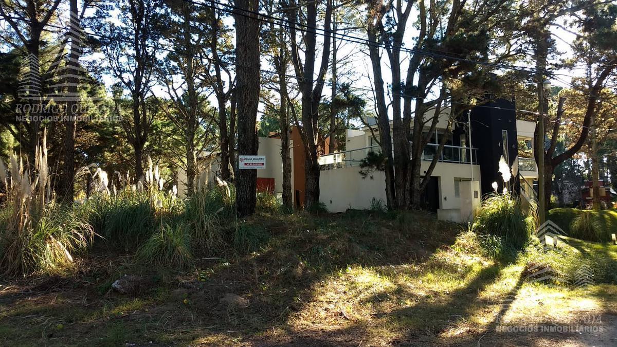 Excelente Lote en Parque Residencial "La Reserva " - Costa del Este! 2