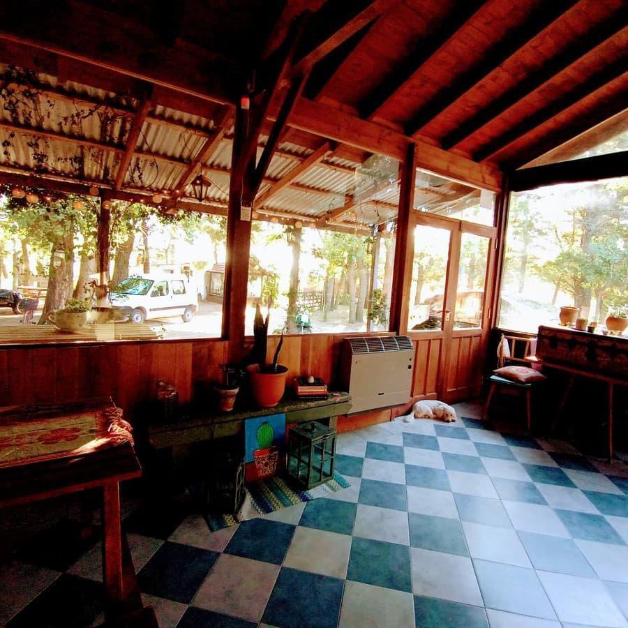 Excelente Casa con Pileta Climatizada por Ozonización. Sobre Exuberante Lote! 4