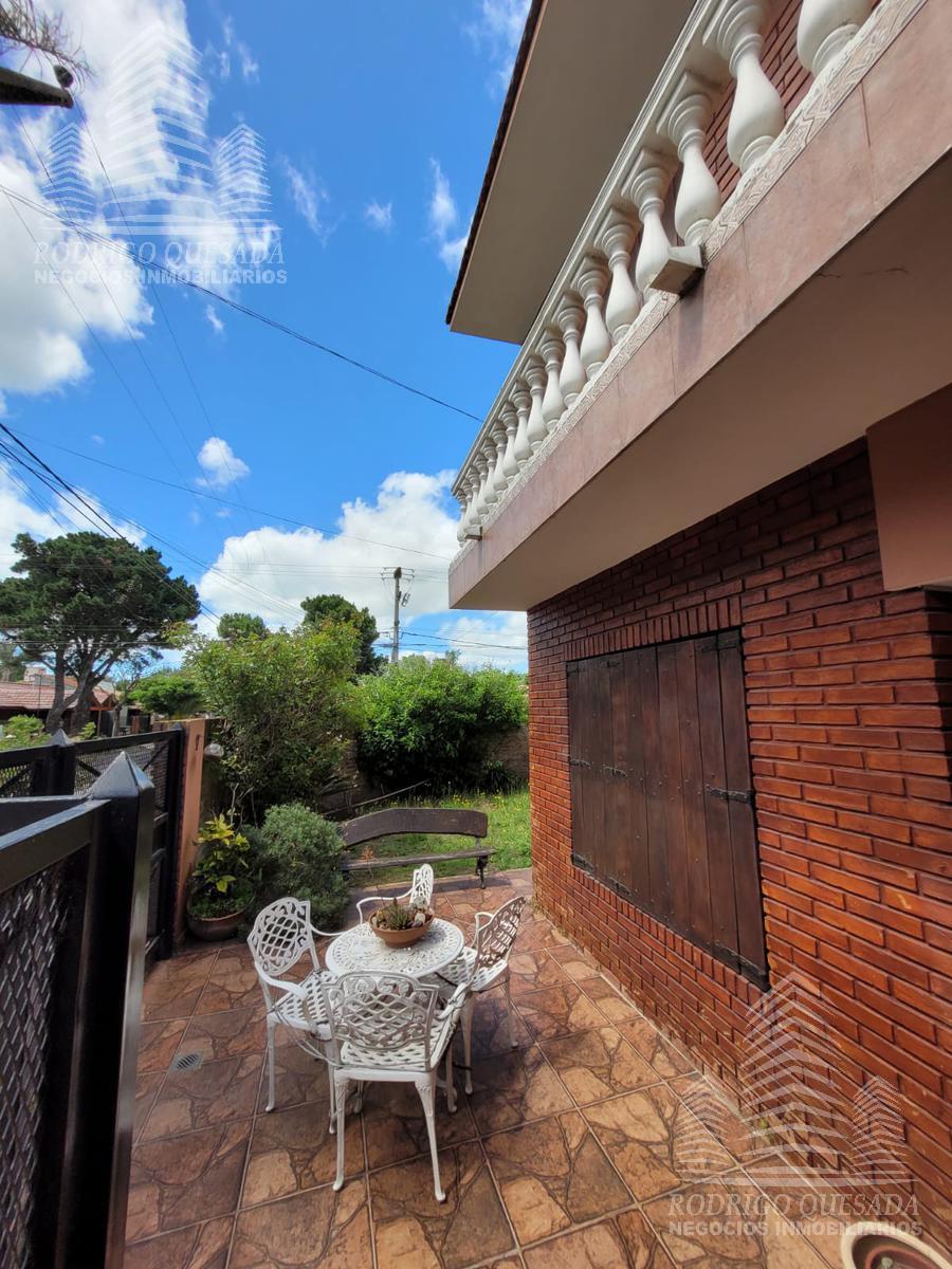 ¡Hermosa Casa de 5 Ambientes en Calle Catamarca, Mar de Ajo! 2