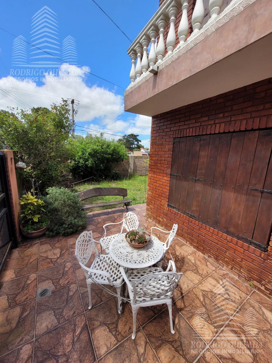 ¡Hermosa Casa de 5 Ambientes en Calle Catamarca, Mar de Ajo! 3