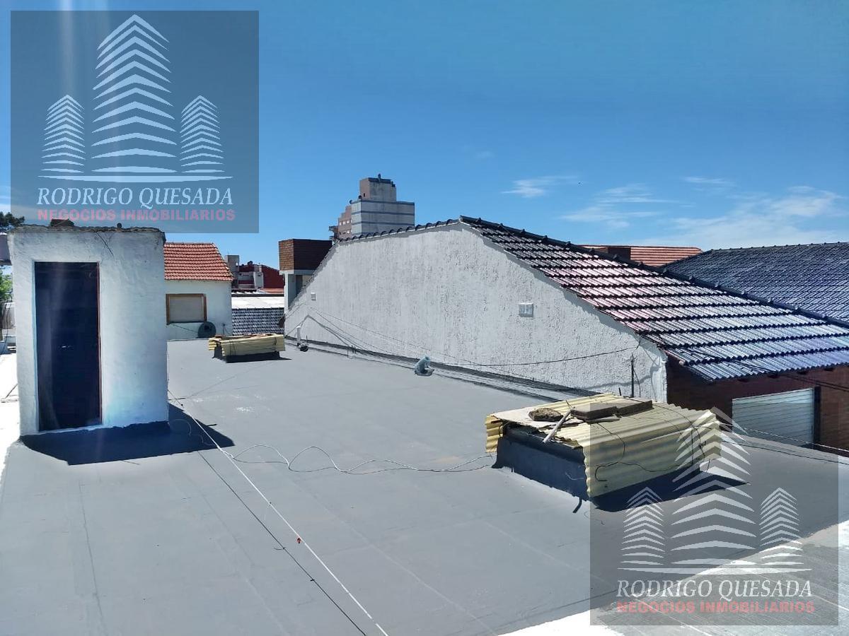 Local con espacio aéreo y plano aprobado para 4 unidades!!!