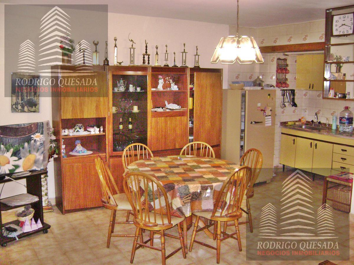 Departamento 2 Ambientes con Patio Propio y Cochera Cubierta! 2