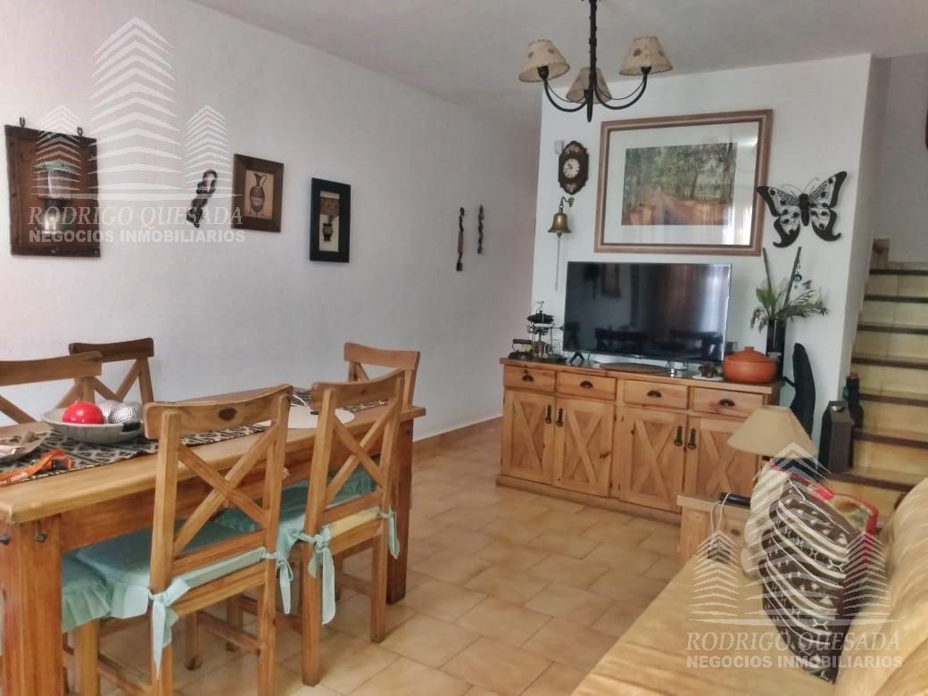Triplex Calle La Rioja 2606 RETASADO!!!!