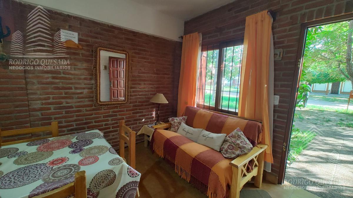 Dúplex en venta de 2 dormitorios c/ cochera en Costa Azul