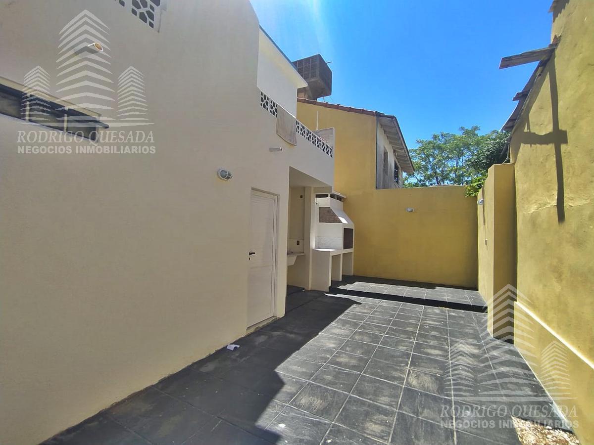 Departamento de 2 Amb. en Planta Baja - Oportunidad! con Cochera y Baulera 5