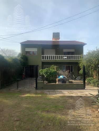 |Casa de dos plantas con todos los servicios conectados| Ideal familia numerosa | 2