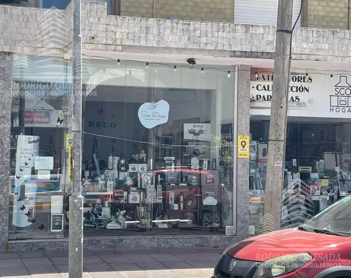Excelente local comercial sobre arteria principal Chiozza 1645 2