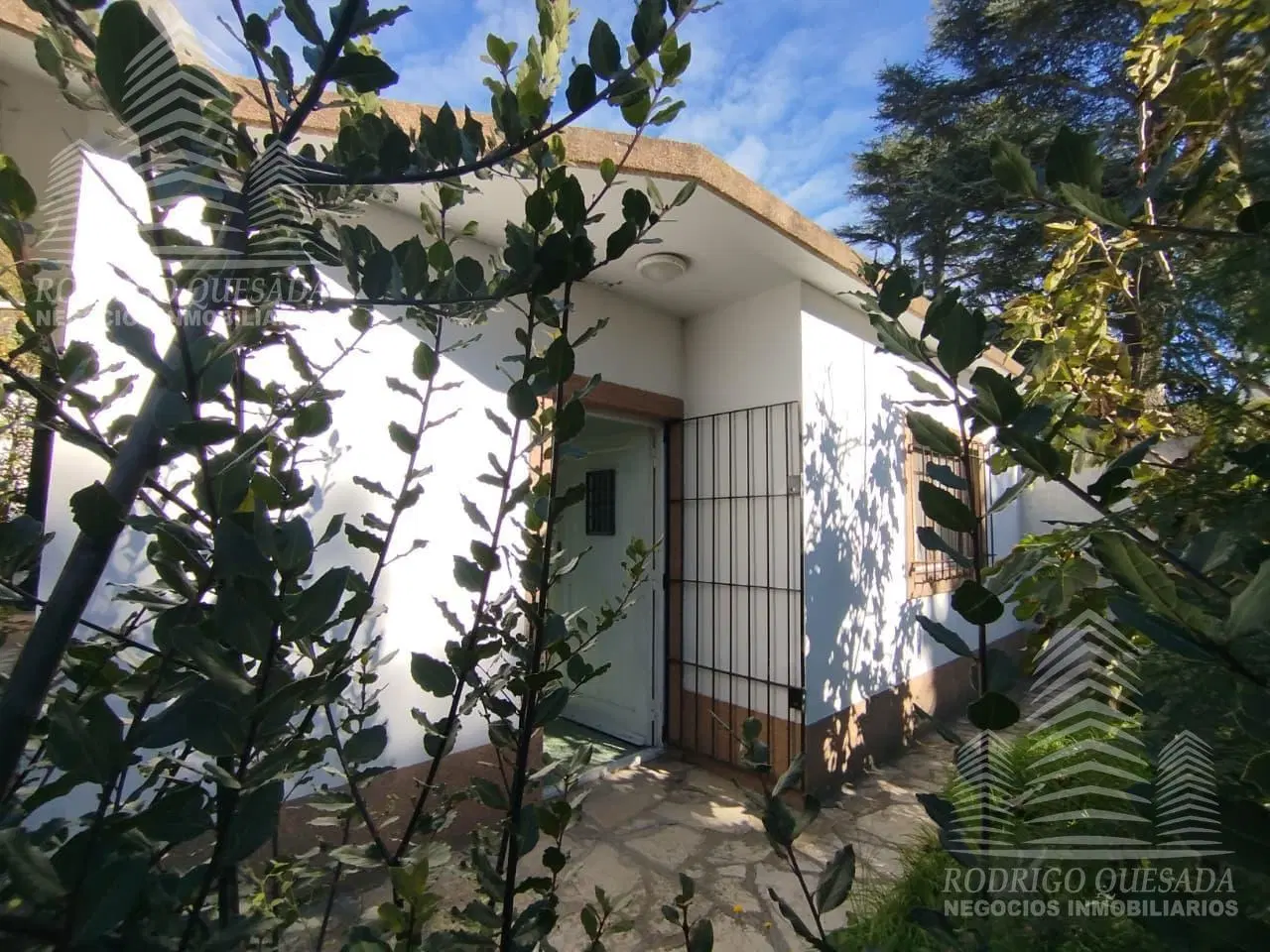 Casita PH en planta baja, con patio. Excelente ubicación!! 5